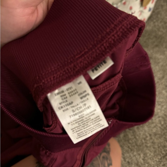 Maroon Allura scrubs set in small - Picture 3 of 6